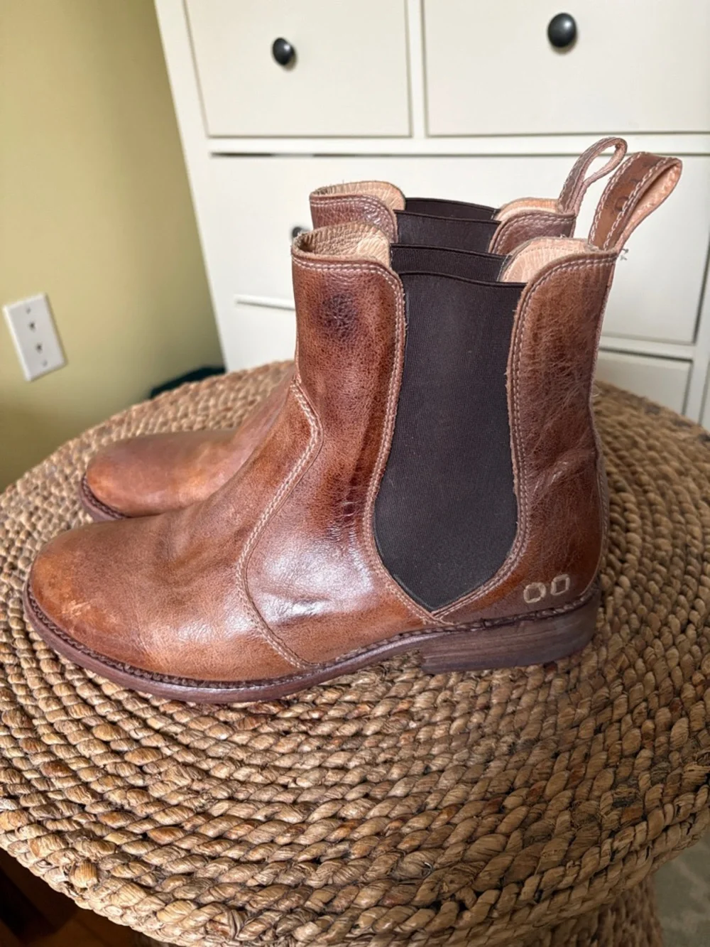 Bed Stu Nandi Chelsea Rustic Leather Boots 9